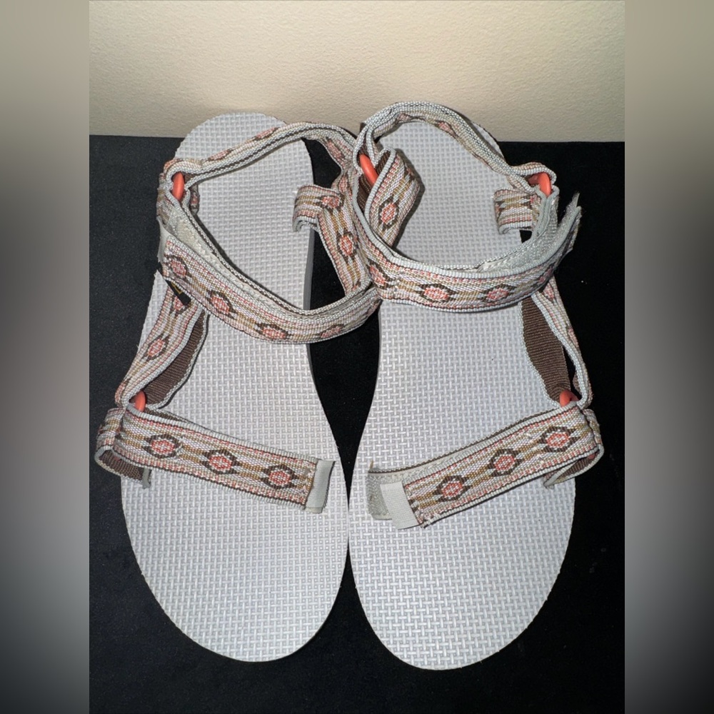 TEVA Womens 8 Sandals Original Southwest Style Outdoor Navajo Rug Pattern‎
